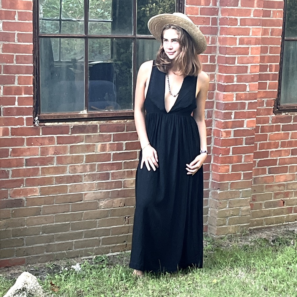 100% high quality black linen dress. Size S-L